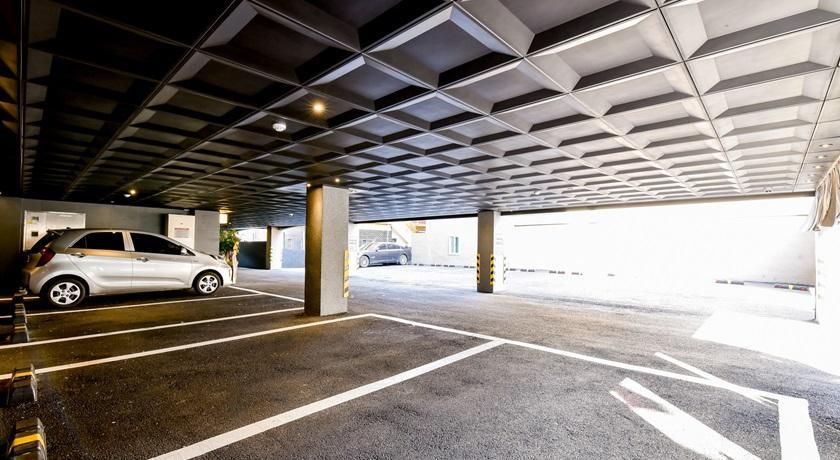 French Code Hotel Changwon Esterno foto