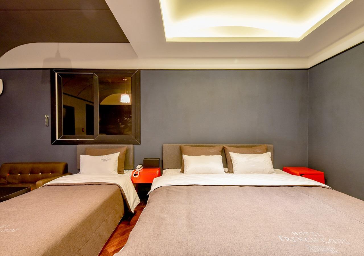 French Code Hotel Changwon Esterno foto