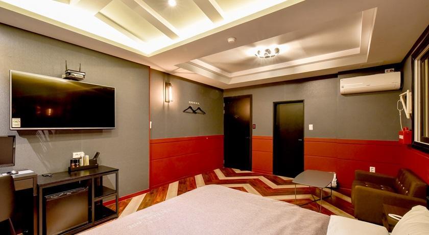French Code Hotel Changwon Esterno foto