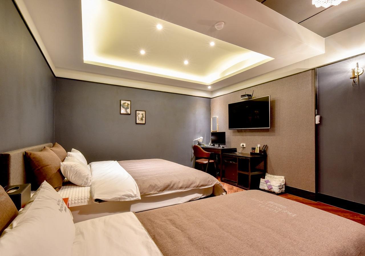 French Code Hotel Changwon Esterno foto