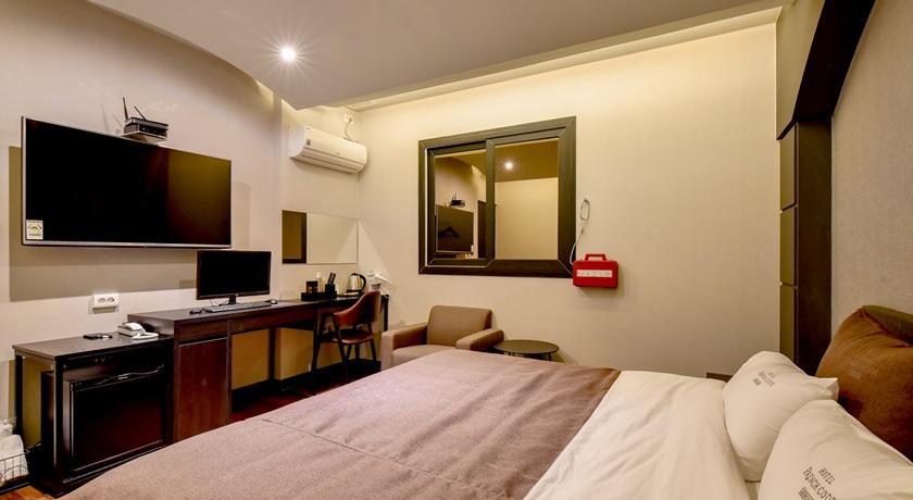 French Code Hotel Changwon Esterno foto