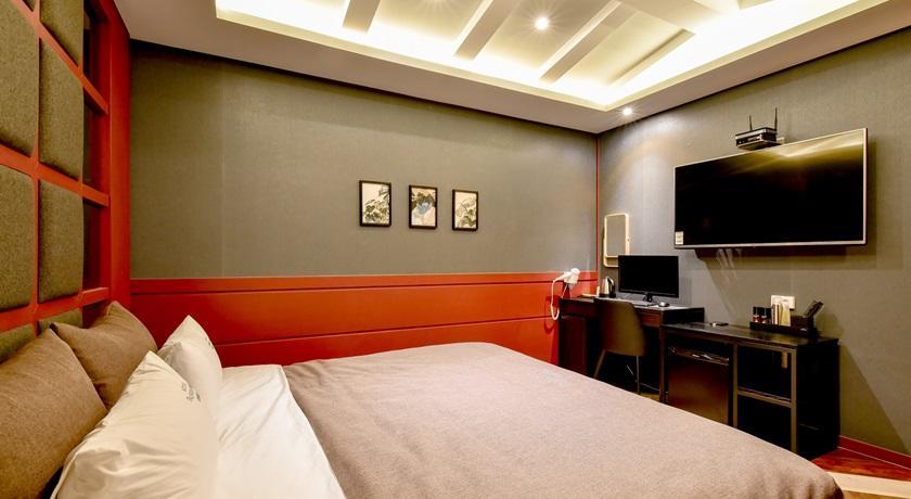 French Code Hotel Changwon Esterno foto