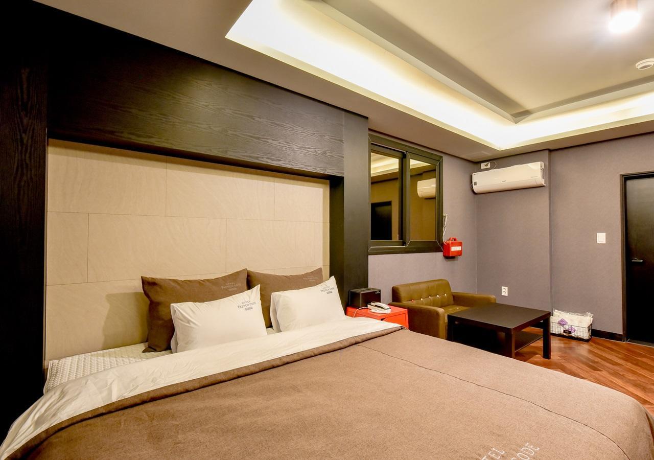 French Code Hotel Changwon Esterno foto