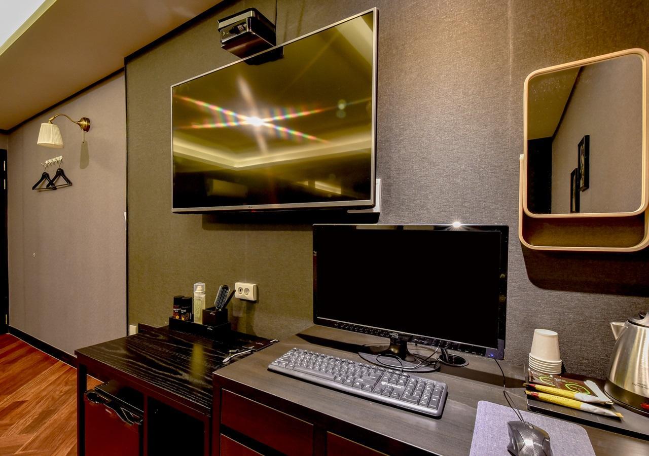 French Code Hotel Changwon Esterno foto