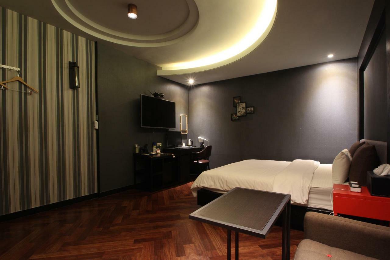 French Code Hotel Changwon Esterno foto