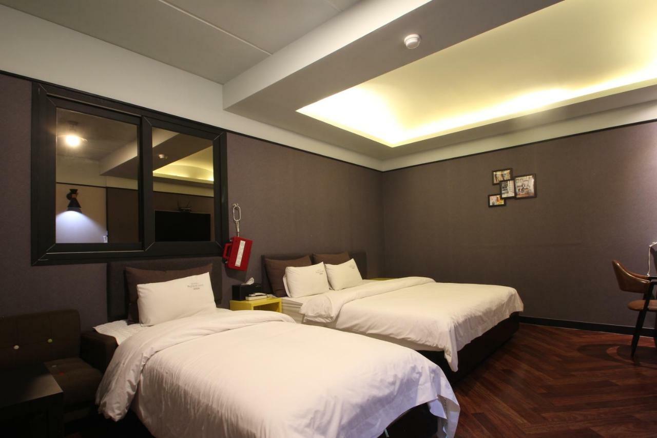 French Code Hotel Changwon Esterno foto