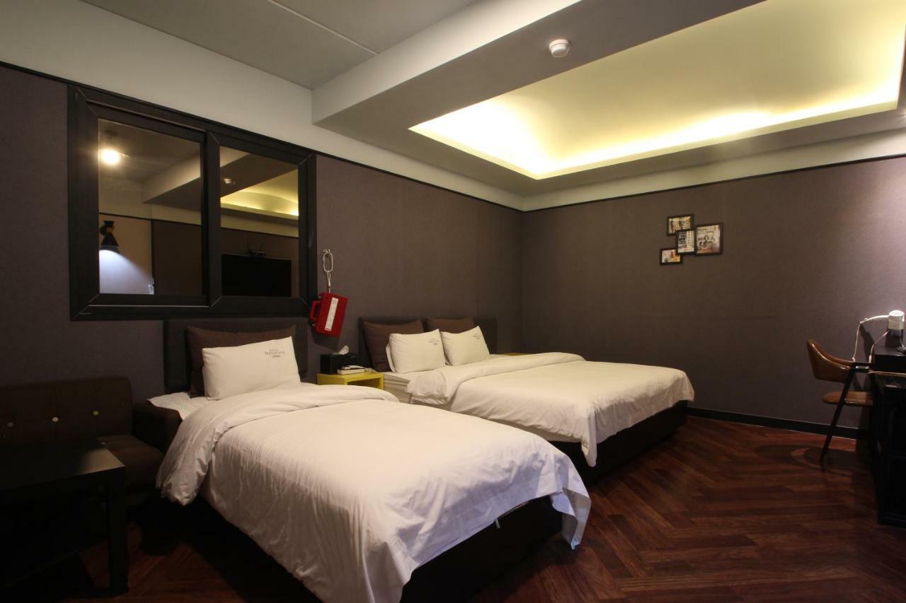 French Code Hotel Changwon Esterno foto