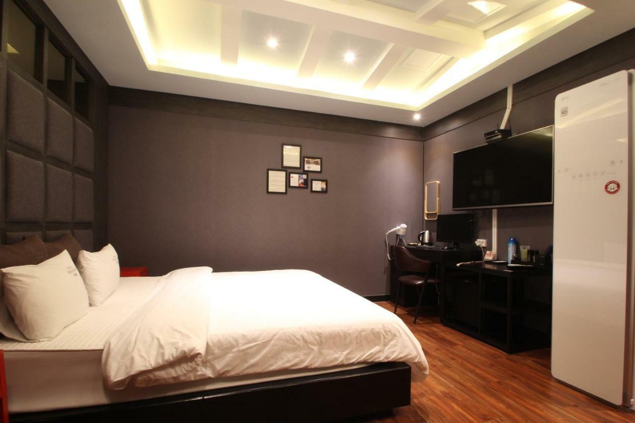 French Code Hotel Changwon Esterno foto