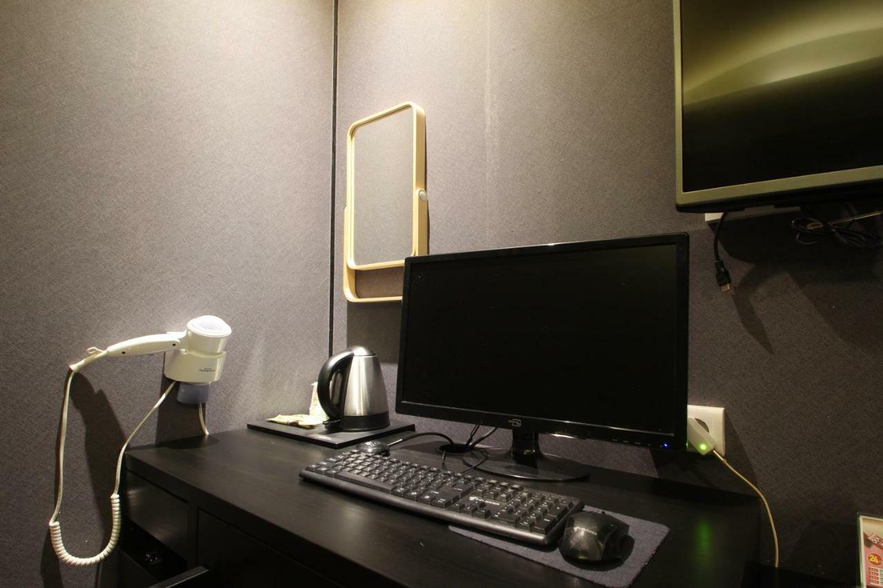 French Code Hotel Changwon Esterno foto