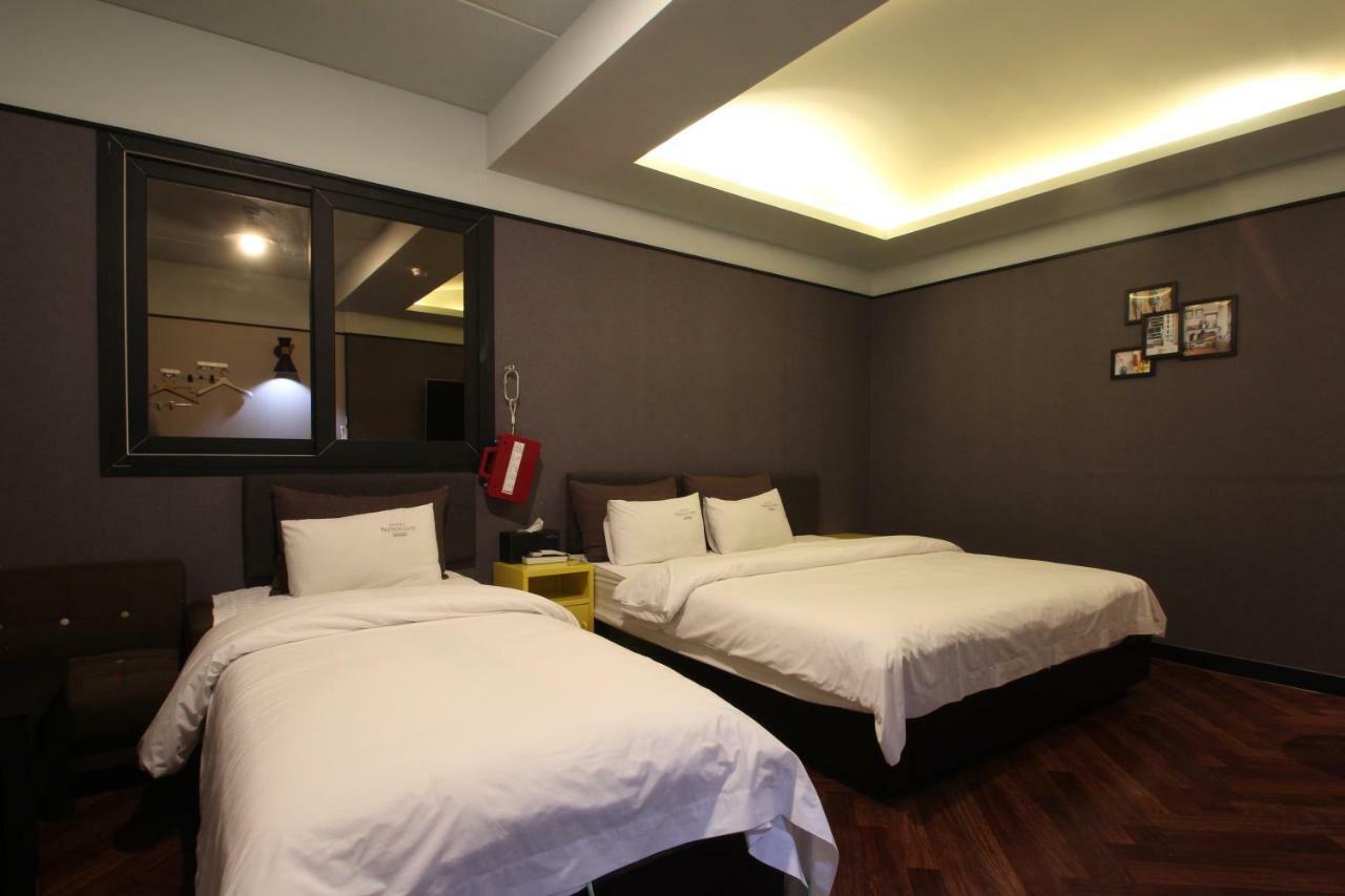 French Code Hotel Changwon Esterno foto