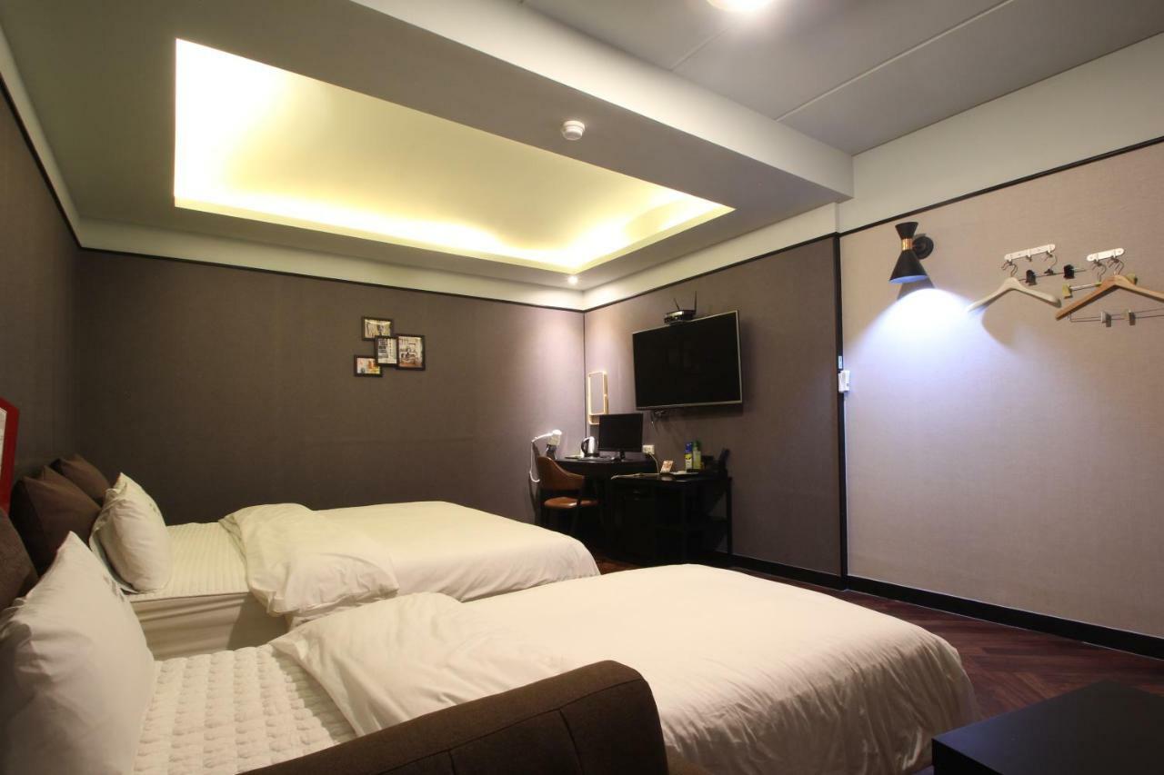 French Code Hotel Changwon Esterno foto