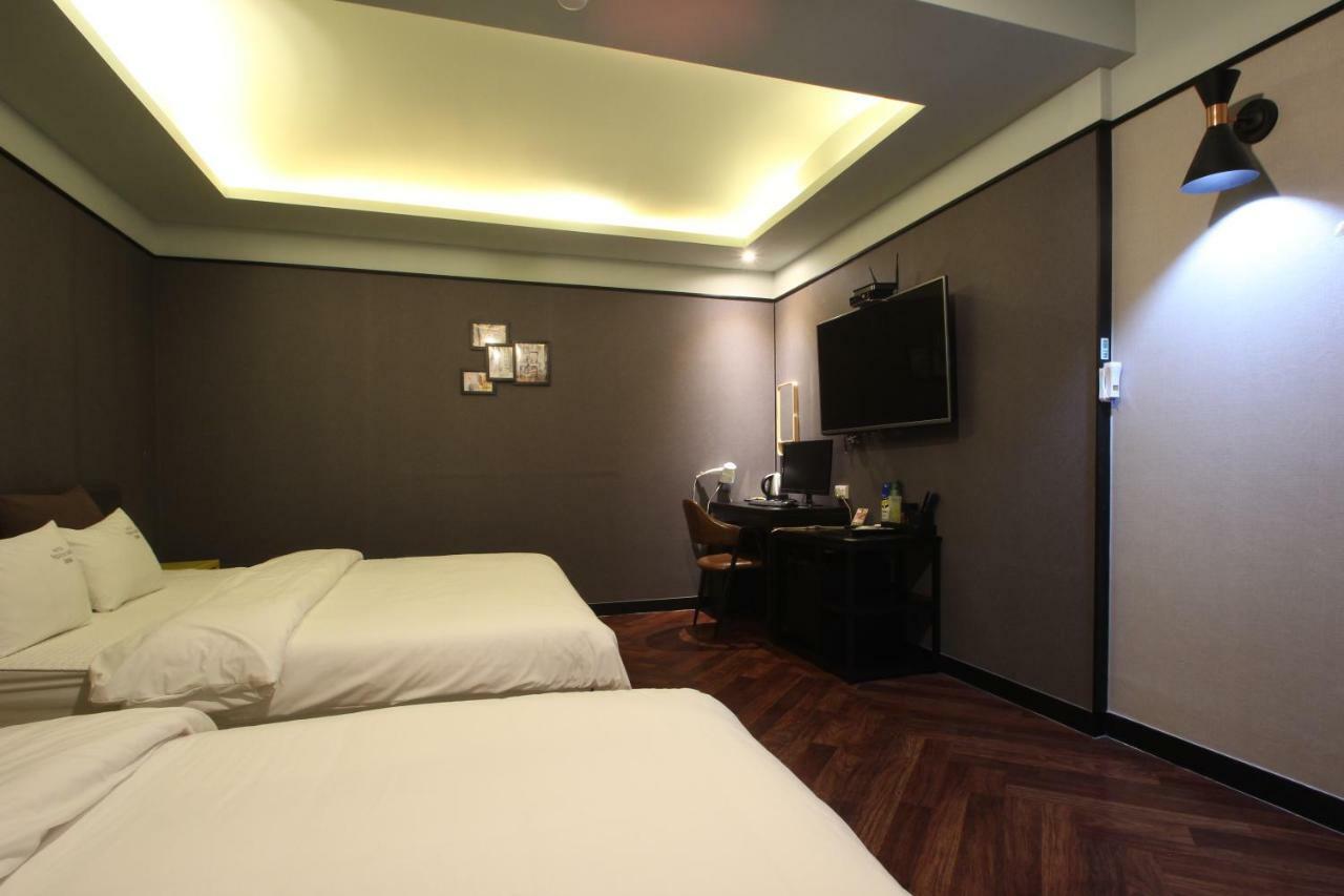French Code Hotel Changwon Esterno foto