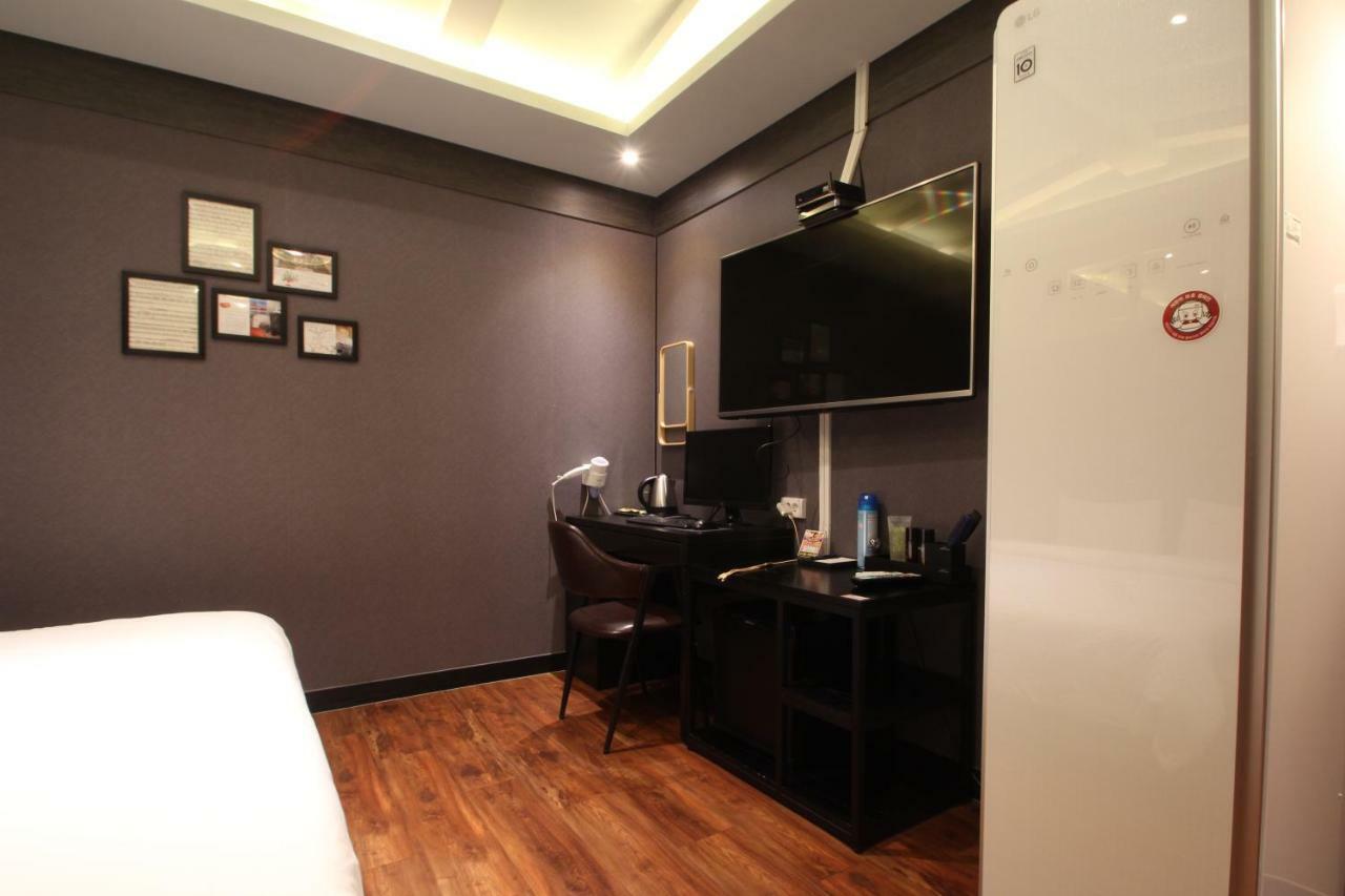 French Code Hotel Changwon Esterno foto